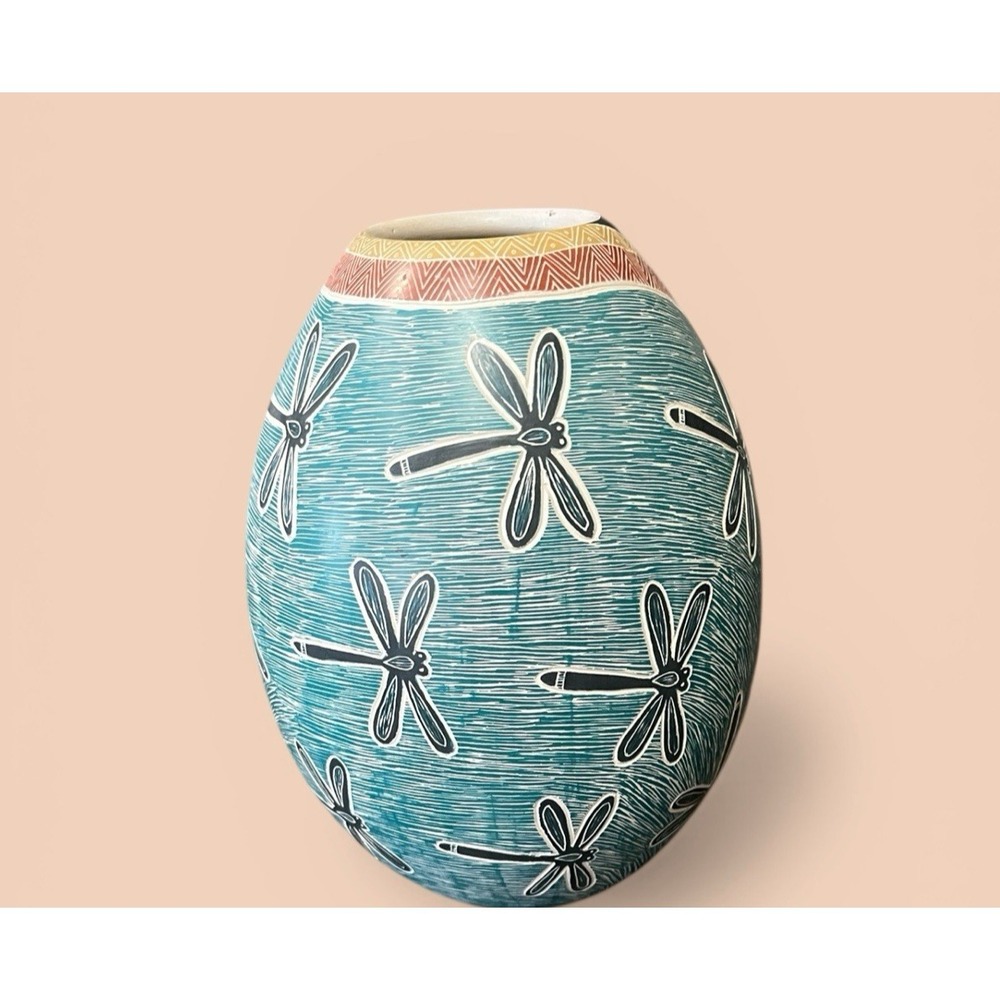 Mata Ortiz Pottery Mariela Tena Hernandez Flowers Dragonfly Jar‎ Vase Sgraffito